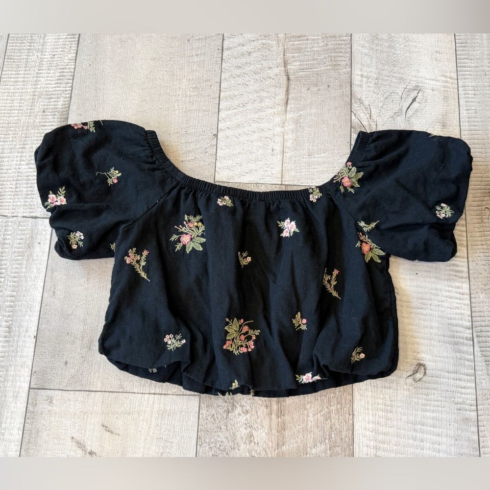 American Eagle Floral Embroidered Puff Sleeve Off Shoulder Crop Top Black XS